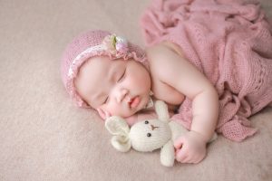 Alles wat je moet weten over babykleding: soorten, materialen, veiligheid, stijlen, trends en koop tips